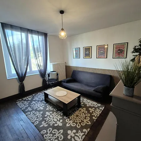 Chez Les Poilus 公寓 *