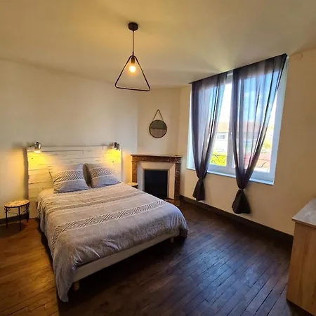 Chez Les Poilus Daire *