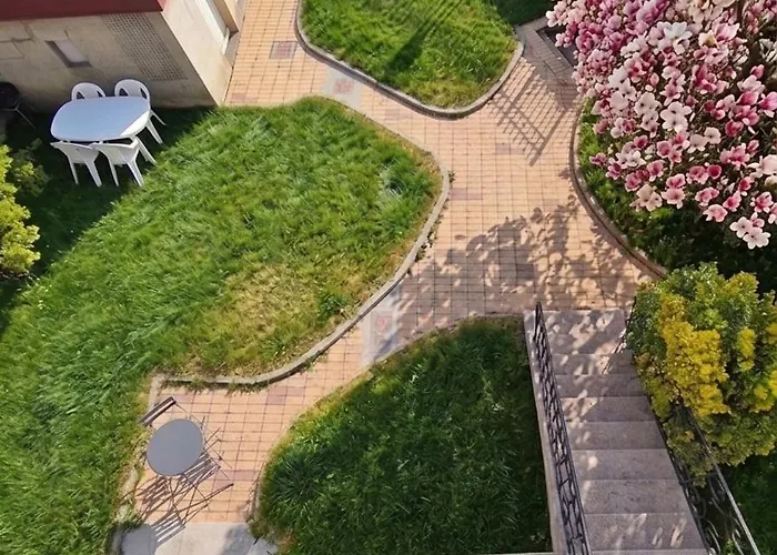 Chez Les Poilus Daire